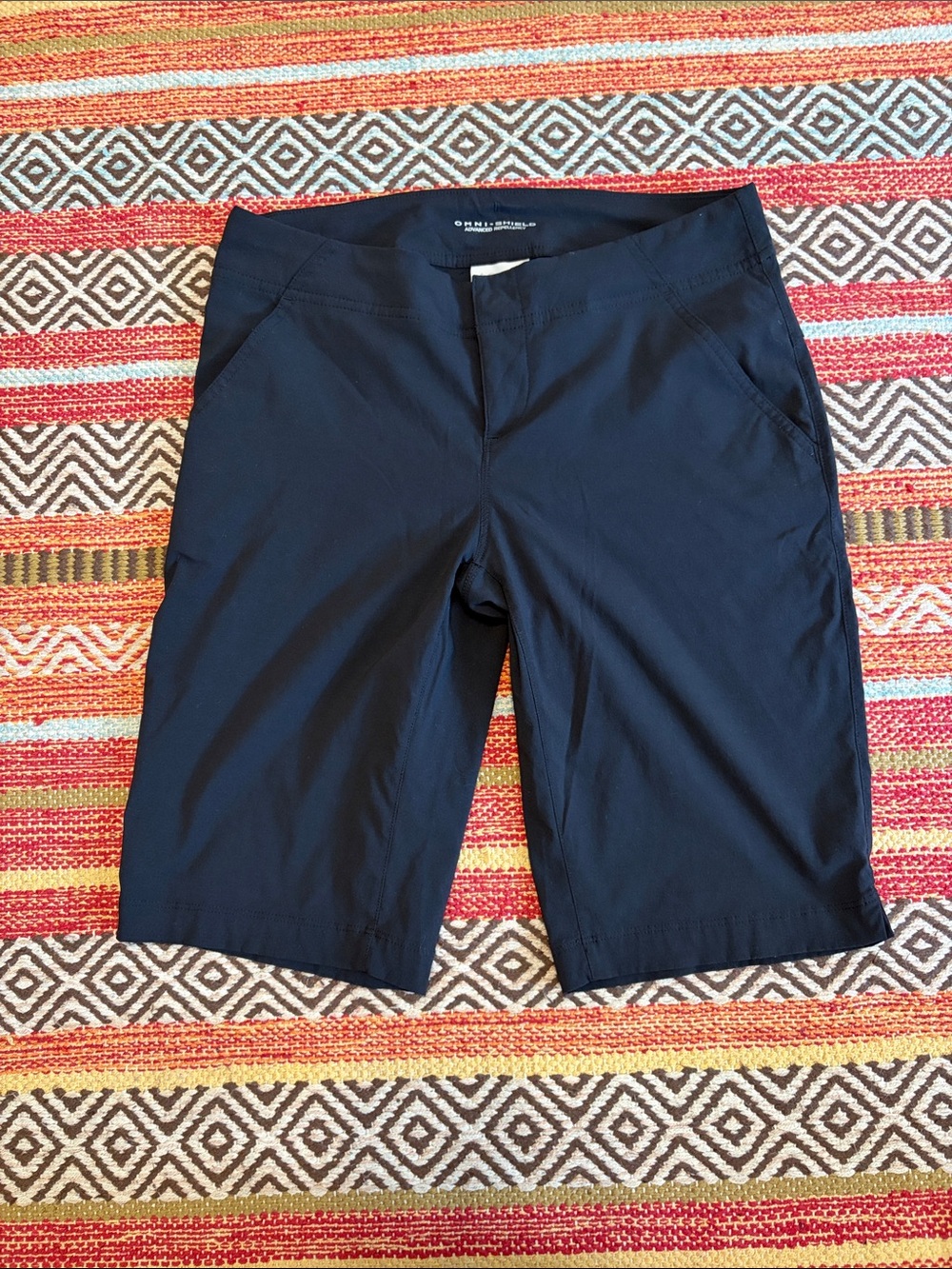 EUC Columbia Omni Dry Long Zip Black Shorts. Size 4